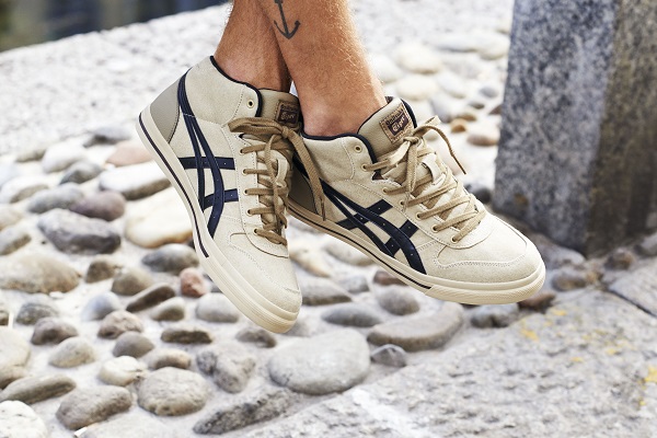 кроссовки asics