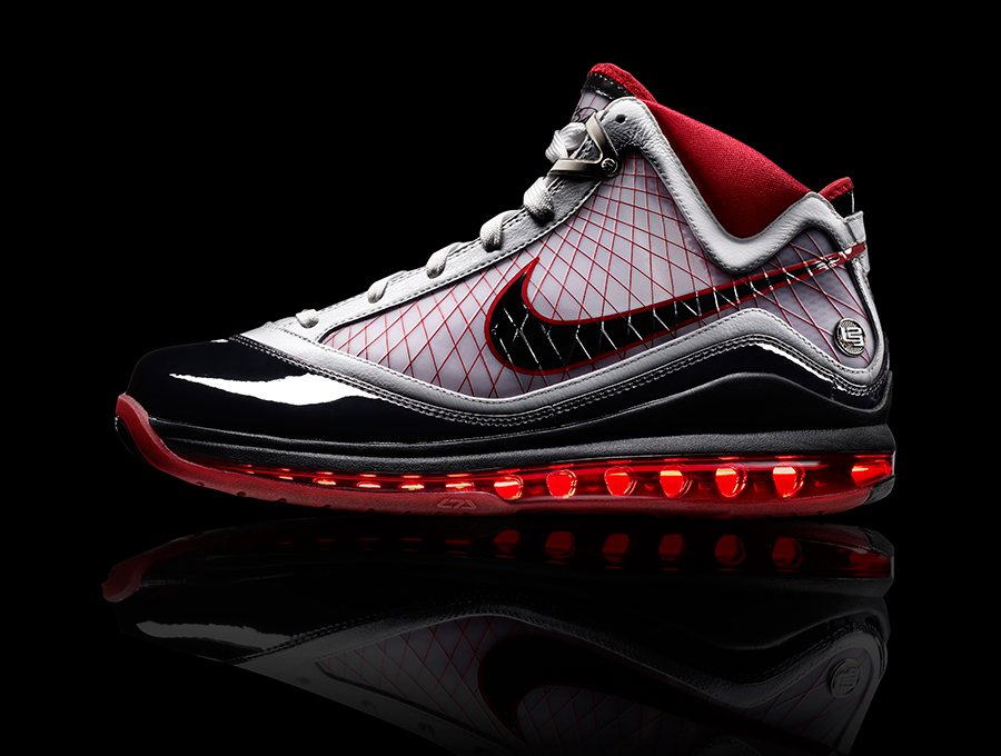 Nike Air Max LeBron VII – 2009