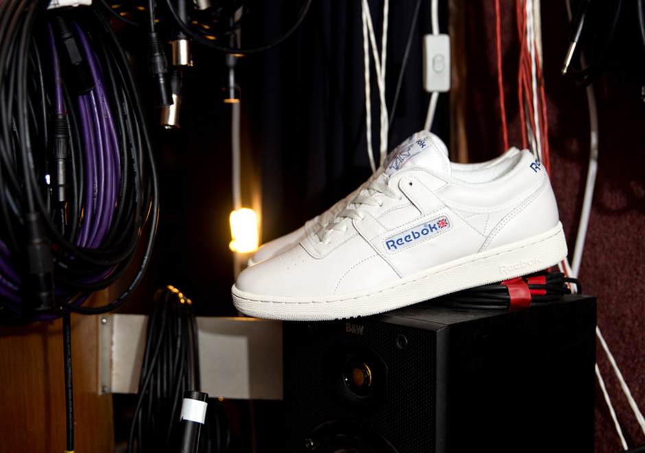 reebok-club-workout-white-red-blue